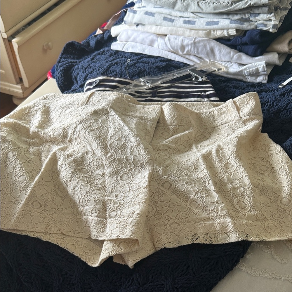 LOFT Cream Lace High-Waist Women's Shorts